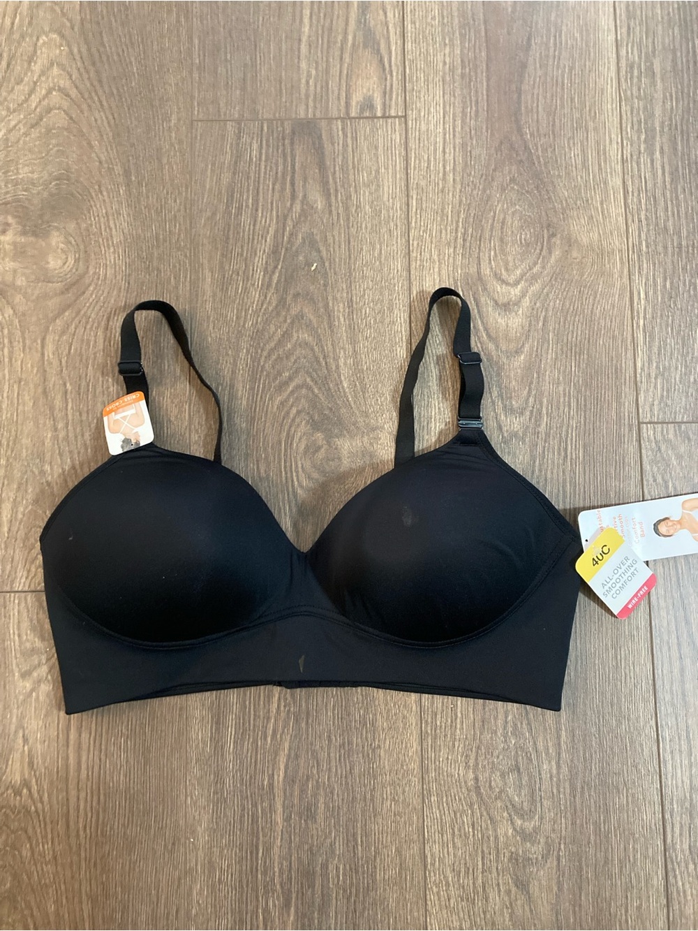 NWT Warners Smooth Molded Cups Black Wireless Size 40C